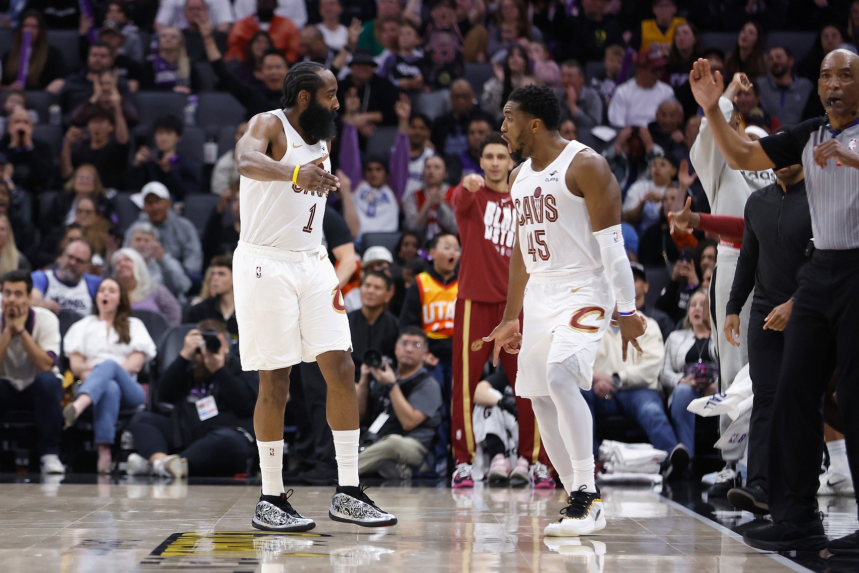 英雄联盟直播-骑士剩余20场赛程难度为东部最轻松 对手累计胜率仅46.3%！