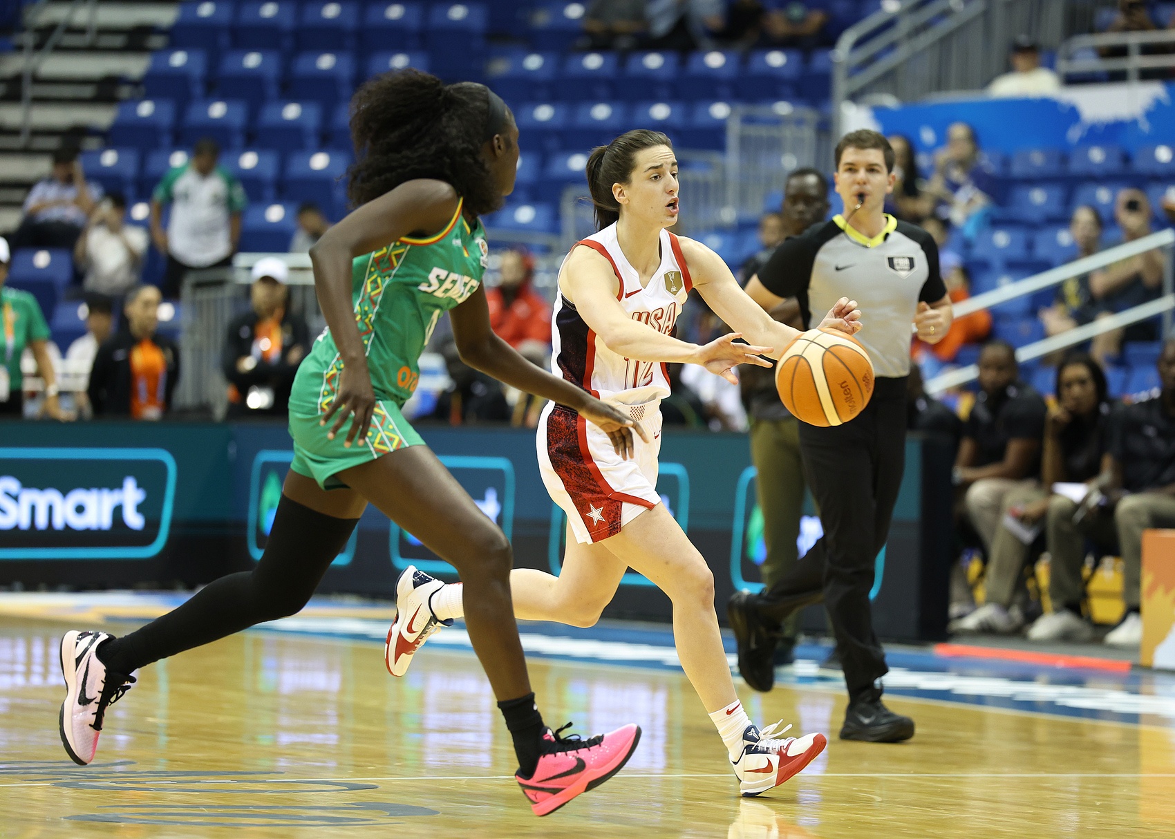 lol直播-克拉克美国女篮首秀替补砍17分12助 一数据仅次于王思雨排历史第2