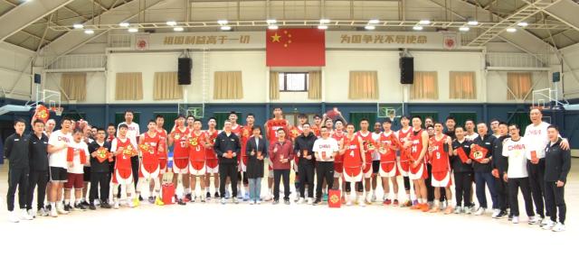 dota2直播-中国男篮14人出征日本！赵继伟回归，徐杰小曾落选